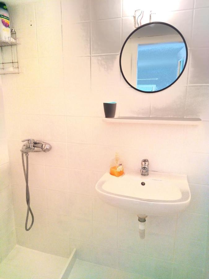 Artemis Ermoupoli Centre Appartement Pour Petit Budget Backpackers 외부 사진