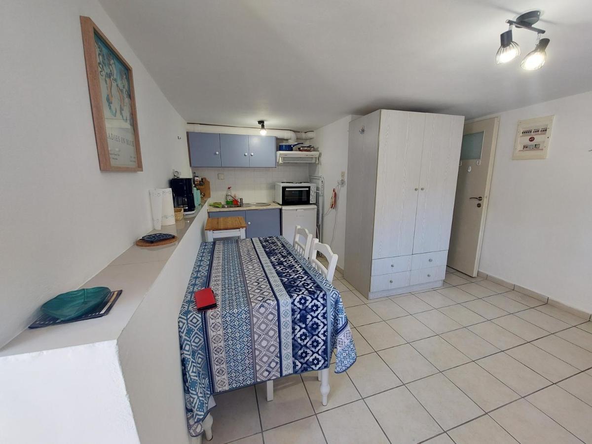 Artemis Ermoupoli Centre Appartement Pour Petit Budget Backpackers 외부 사진
