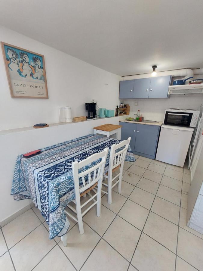 Artemis Ermoupoli Centre Appartement Pour Petit Budget Backpackers 외부 사진