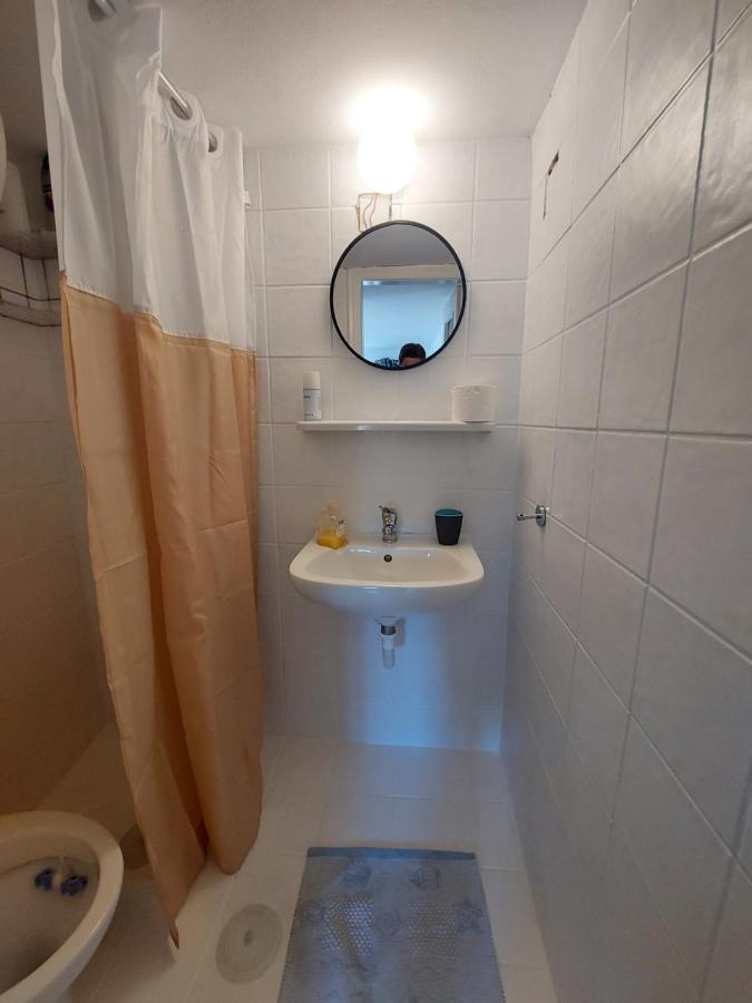 Artemis Ermoupoli Centre Appartement Pour Petit Budget Backpackers 외부 사진